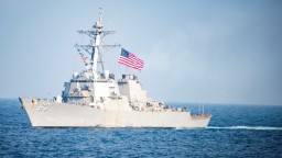 Čína tvrdí, že sledovala a odohnala americký torpédoborec. USA informáciu popreli