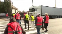 V Prešove zablokovali aktivisti dopravu. Chcú upozorniť na potrebu začatia výstavby rýchlostnej cesty