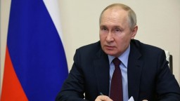Rusko a Čína nevytvárajú vojenské spojenectvo, vyhlásil Putin