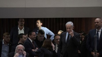 Izraelský premiér odloží reformu justície o niekoľko týždňov. Chce viesť dialóg