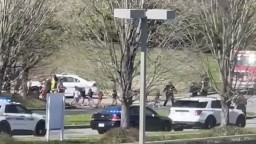 Mladá žena zabila v americkom Nashville šesť ľudí. Kamery zachytili, ako sa chystala útočiť