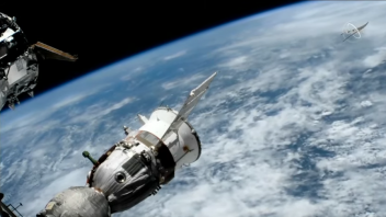 Poškodená vesmírna loď Sojuz sa bez posádky vrátila z Medzinárodnej vesmírnej stanice na Zem