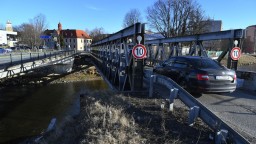 Most v Kežmarku komplikuje obyvateľom život, jeho opravu obnovia už čoskoro