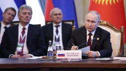 Kremeľ vylúčil prímerie s Ukrajinou. Peskov odmieta výzvu z Bieloruska