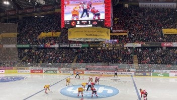 Najviac hokejových divákov má švajčiarsky Bern, slovenské kluby v návštevnosti pohoreli