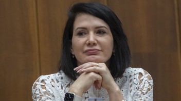 Bittó Cigániková a Šipoš trvajú na tom, aby guvernér NBS Kažimír odstúpil z funkcie