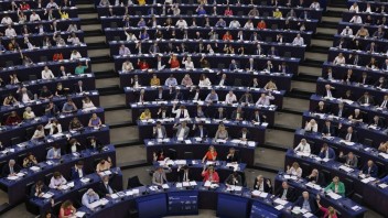Európsky parlament schválil súbor opatrení pre kryptomeny. Zameriava sa aj na pranie špinavých peňazí