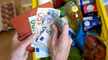 Slováci žijú na dlh, no viac ako polovica nevie, čo je úrok, ukázal prieskum
