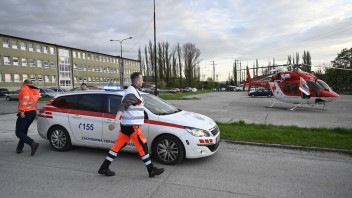 FOTO: V Bani Nováky došlo k požiaru, vyhorel metán. Štyri osoby sú v ohrození života