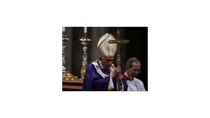 Pápež Benedikt XVI. sa prihovoril ľuďom na predposlednej modlitbe