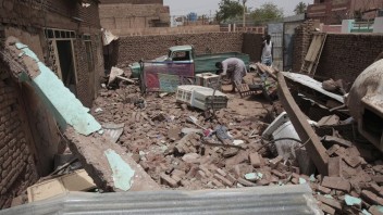 Ťažké boje v Sudáne pokračujú, strany konfliktu nerešpektujú dohodnuté sedemdňové prímerie