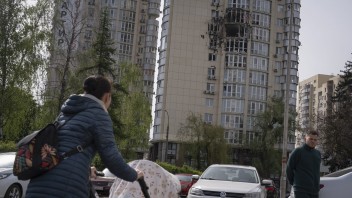 Ruské útoky na juhu Ukrajiny zasiahli sklad aj nemocnicu Červeného kríža