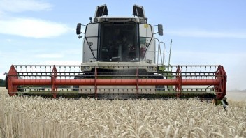 Cez Slovensko môžu opäť prevážať agroprodukty z Ukrajiny. V obchodoch si ich však nekúpite