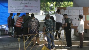 V Thajsku sa skončili parlamentné voľby. Priniesť môžu zmenu režimu