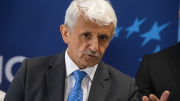 Stranu Modrí - Európske Slovensko do volieb povedie Dzurinda, oznámili po kongrese