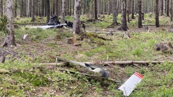 Našli lietadlo, ktoré zmizlo z radarov na Orave, pilot zahynul. Pozrite si exkluzívne zábery z vrtuľníka