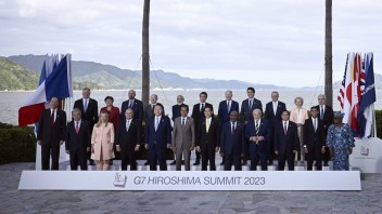 Čína a Rusko kritizujú vyhlásenie summitu G7: Miešate sa do našich vnútorných záležitostí