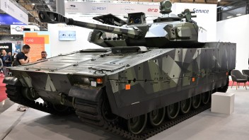 Česko modernizuje armádu, nakúpi švédske bojové vozidlá pechoty CV90