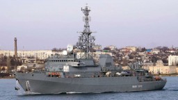 Vojnová loď Ivan Churs bola terčom útoku, tvrdí Moskva. Rusko viní Ukrajinu z útoku bezpilotnými plavidlami