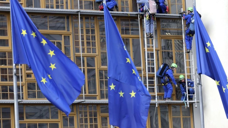 EÚ zvažuje, že pošle Ukrajine výnosy z financií mrazených Rusku. Ich hodnota je v stovkách miliárd eur