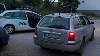 Polícia obvinila 21-ročnú ženu z Oravy. Jazdila bez vodičského oprávnenia a bola opitá