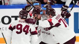 Lotyši vybojovali historický bronz na šampionáte. Američania padli v predĺžení
