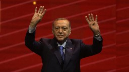 Kritizovaný aj oslavovaný. Kto je staronový turecký prezident Recep Tayyip Erdogan?