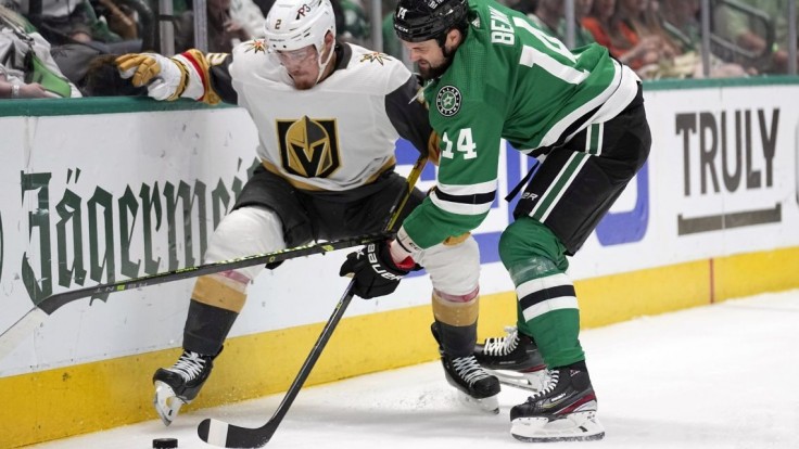 NHL: Vegas v šiestom zápase nedalo Dallasu šancu, o Stanleyho pohár zabojuje proti Floride