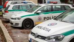 Polícia dohliada na bezpečnosť v Bratislave a Šamoríne. Dôvodom je športové podujatie aj zraz motorkárov