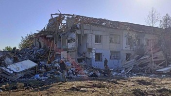 Ruská paľba zasiahla obytný dom v Dnipre. V troskách našli telo dvojročného dievčatka