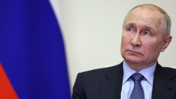 V ruskom éteri zaznel falošný Putinov prejav. Vyzýval na evakuáciu a mobilizáciu