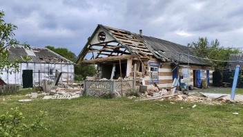 Proukrajinskí partizáni tvrdia, že obsadili ruskú obec Novaja Tavolžanka