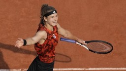 Roland Garros: Česká tenistka Muchová sa stala prvou finalistkou ženskej dvojhry