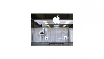 Apple najalo šéfa módnej značky Yves Sait Laurent
