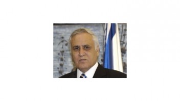Bývalý izraelský prezident Moše Kacav je za mrežami