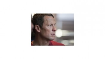Armstrong prezradil mená ľudí, čo mu pomáhali s dopingom