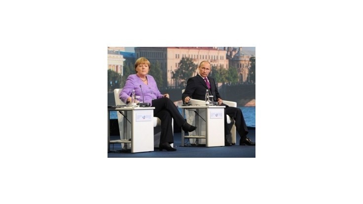 Merkelová telefonovala s Putinom o riešení ukrajinskej krízy