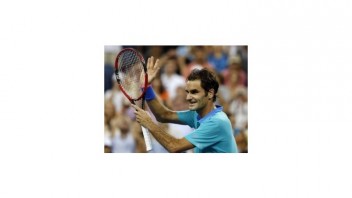 Federer postúpil do osemfinále dvojhry