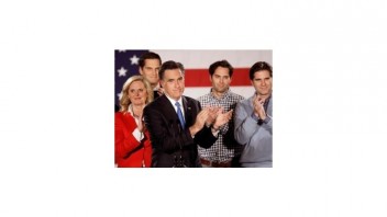Romney zvíťazil o osem hlasov v republikánskych primárkach v Iowe