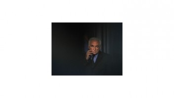 Škandalózny Strauss-Kahn je podľa prieskumov populárnejší ako Hollande