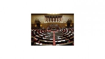 Francúzsky parlament schválil zákon o genocíde Arménov