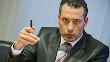 Ostáva Forai po zosadení predsedom predstavenstva VšZP?, pýta sa KDH