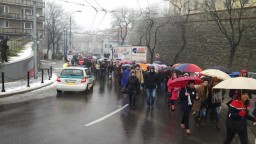 Štrajk učiteľov zatvoril niektoré školy, demonštrovalo sa na ľade