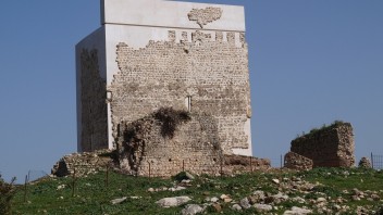 Španieli šokovali zvláštnou rekonštrukciou, zo starodávnej pevnosti je „garáž“