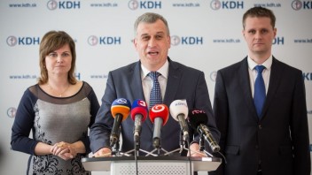 KDH sa ospravedlnilo voličom: Uvedomujeme si, že sme pochybili