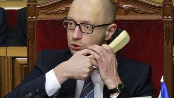 Ukrajinský premiér je pripravený odstúpiť, kladie si však podmienky