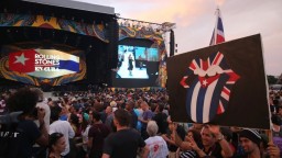 Rolling Stones odohrali prelomový koncert na Kube, v dave bol aj Castrov syn