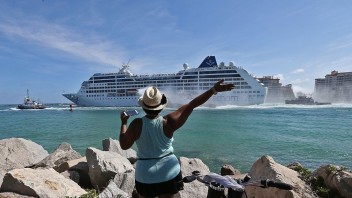 Prvá americká výletná loď po desaťročiach zakotvila na Kube