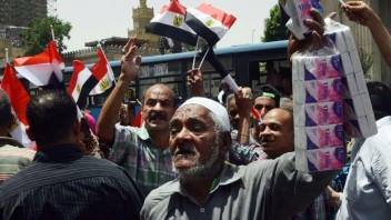 Egypt odsúdil na trest smrti šesť ľudí, sú medzi nimi novinári