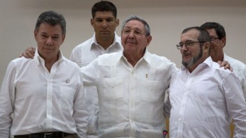 Kolumbijská vláda s povstalcami dohodla definitívny mier